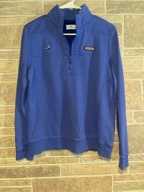 Vineyard vines  blue pullover size medium